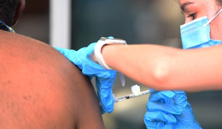 Ministerio de Salud actualiza el esquema de vacunación contra COVID-19 en el país