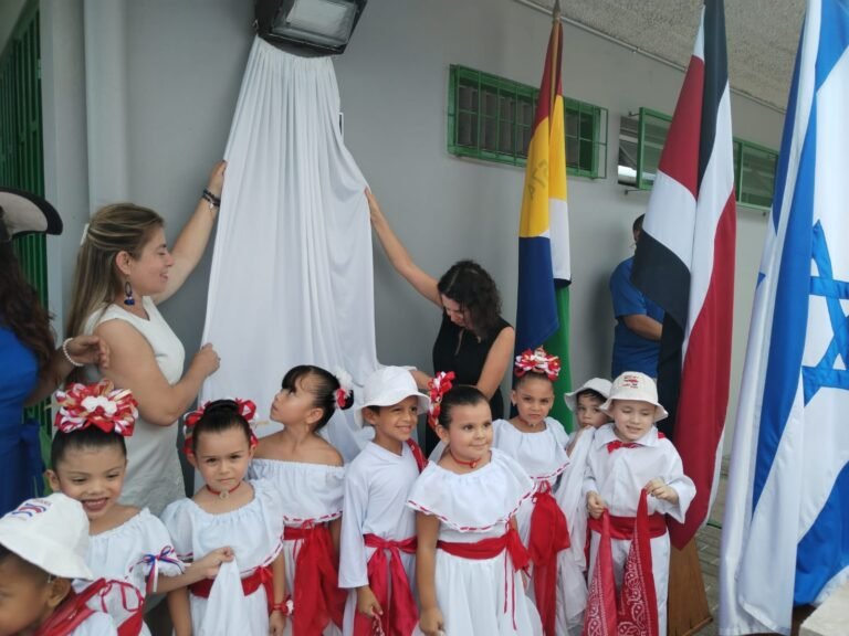 Esparza celebra independencia, rinde homenaje histórico a antepasados con ´Legado Ancestral´
