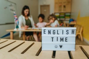 Consejos prácticos para evitar abandonar tu meta de aprender inglés en 2026