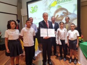 Industria bananera nacional reafirma compromiso de producción de banano de la mano con el ambiente