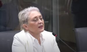Querían convertir el Ministerio de Comunicación en un ministerio de propaganda política, señala Navarro