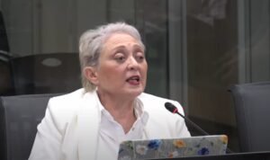 Exministra asegura que Choreco manejaba un Ministerio de Comunicación paralelo