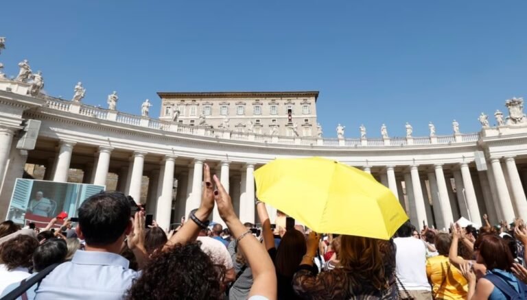 Sobrevivientes de abusos sexuales por parte del clero proponen ley de tolerancia cero