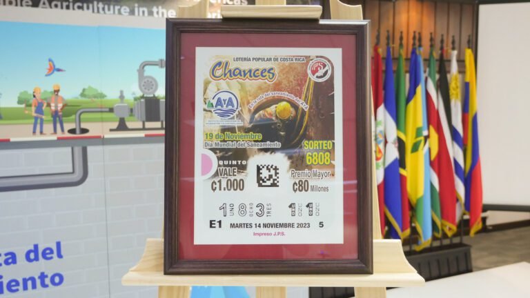 AyA presenta billete de lotería popular, tarjeta postal y matasellos en conmemoración del Día Mundial del Saneamiento
