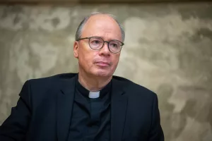 Obispo alemán: Iglesia católica se enfrenta a mayor cambio en 200 años