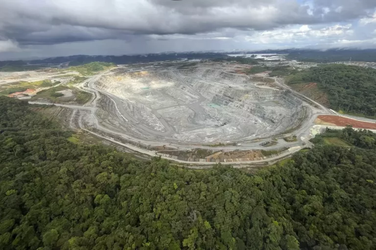 La minera canadiense quiere contribuir al plan de cierre de su mina inhabilitada en Panamá