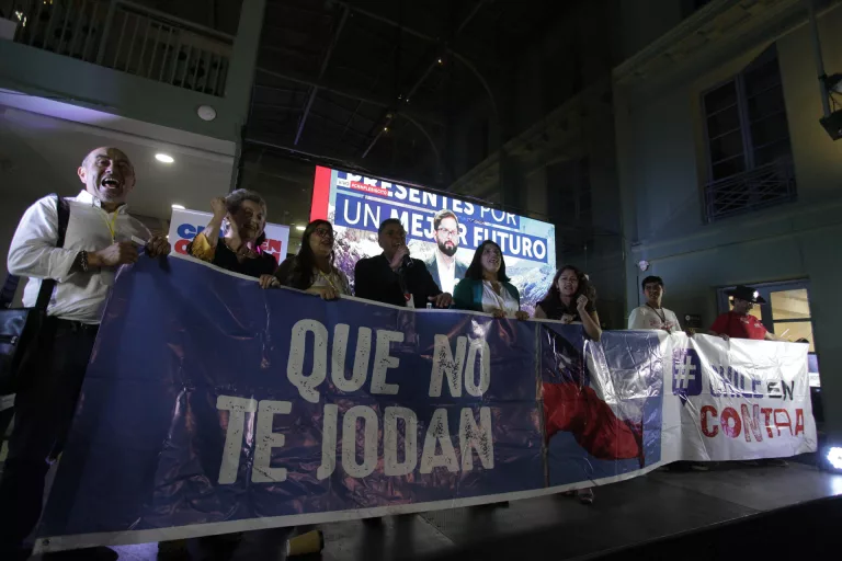 Derecha chilena digiere fracaso en el plebiscito y el Gobierno se enfoca en reforma fiscal