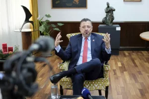 Costa Rica impulsa diversificar inversiones y proyecta alianzas con Oriente Medio