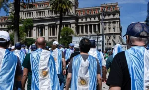 Milei busca negociar deuda con el FMI, los argentinos ¿están dispuestos al sacrificio?