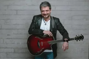 Cantautor mexicano Raúl Ordelas se presentará en Costa Rica