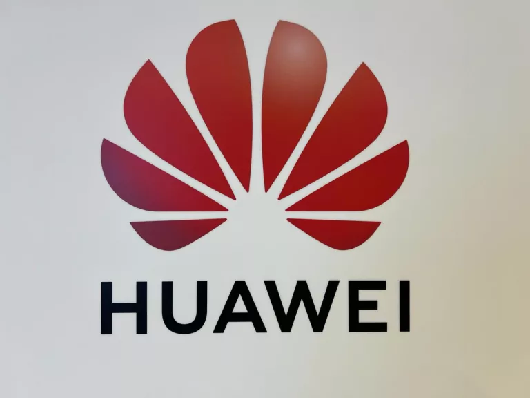 Huawei ganó 11.171 millones de euros en 2023, más del doble que el año anterior