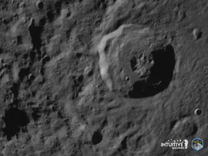 Odiseo toma una foto de la Luna previo a su histórico alunizaje de este jueves