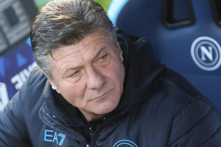 El Nápoles se plantea el despido de Mazzarri antes de recibir al Barcelona