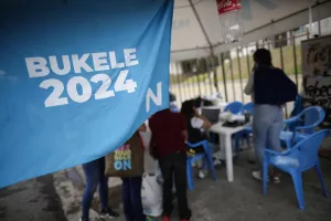La lluvia y la ausencia de la oposición a Bukele, claves un día antes de las elecciones