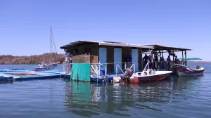 Restaurante y granjas flotantes se convierten en alternativa para familias que se dedicaban a la pesca en el Golfo de Nicoya