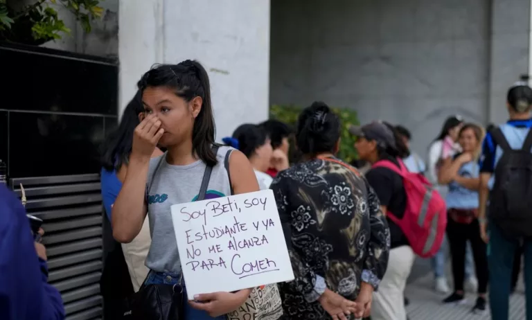 Obispos argentinos advierten a Milei por crisis alimentaria en antesala audiencia con papa Francisco