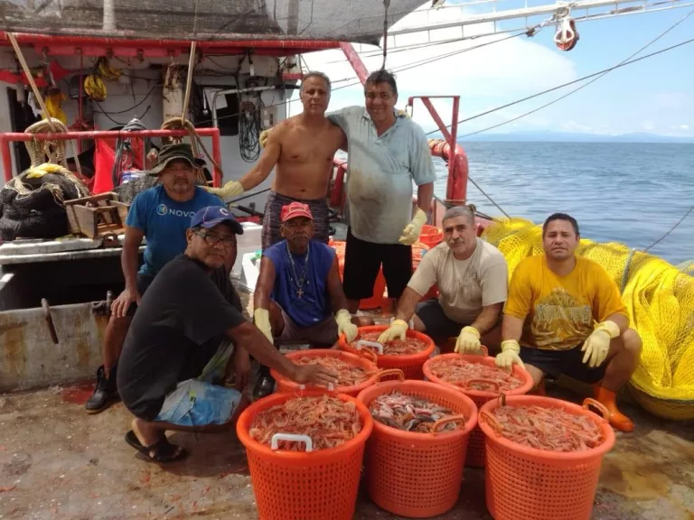 Carlos Andrés Robles celebra decisión de Tribunal de reactivar investigación para pesca de camarón