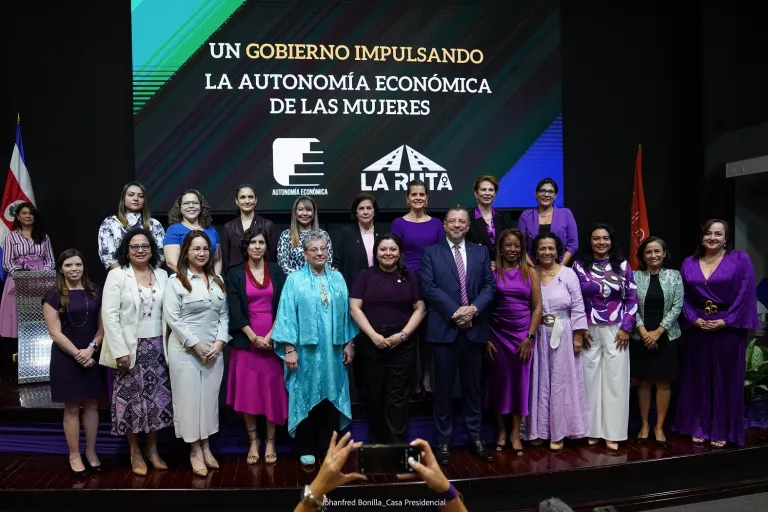 Gobierno anuncia estrategias que potencian autonomía económica de las mujeres