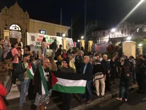 Juventud Frente Amplio se suma a la manifestación contra el TLC con Israel