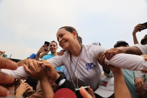 Oposición discute a contrarreloj si inscribe a María Corina Machado o activa otro “plan”