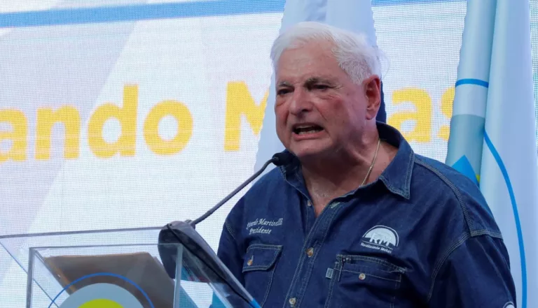 Tribunal panameño inhabilita a exmandatario Martinelli para elecciones presidenciales