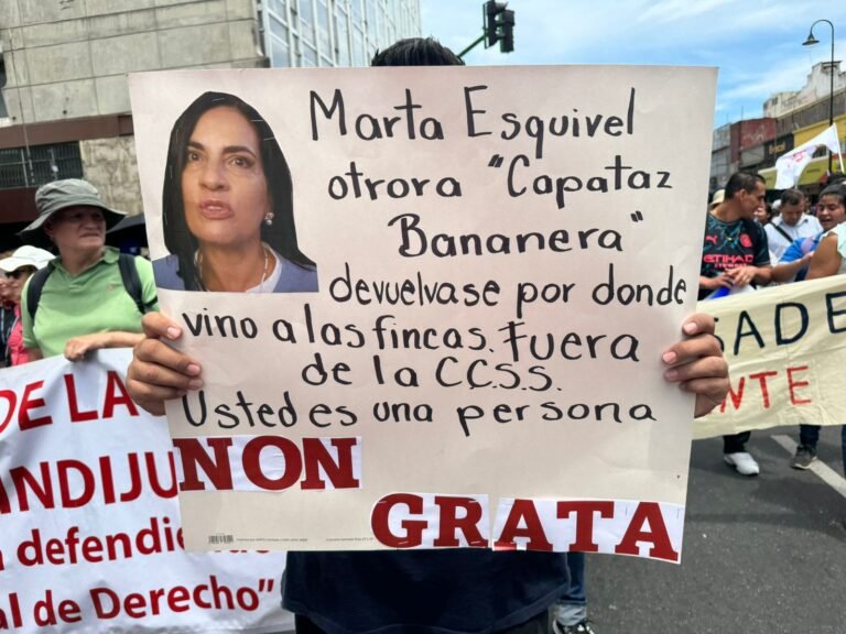 VIDEO: Así inicia la marcha de los sindicatos contra el Gobierno de Chaves