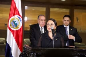 Luz Mary Alpízar reitera el compromiso de Progreso Social Democrático con el diálogo multipartidista