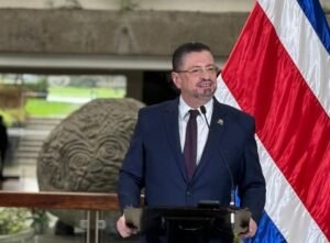 Estas son las causas penales por las que es investigado Rodrigo Chaves