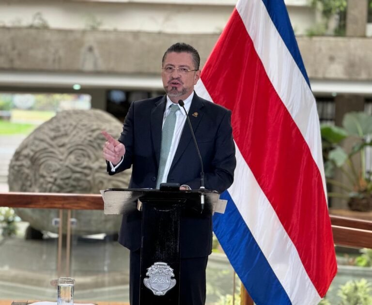 Chaves señala responsabilidad del Gobierno de Carlos Alvarado, ante racionamientos por crisis energética  