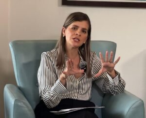 Ministra de Presidencia le ofrece a diputados: Un diálogo eficiente que genere resultados