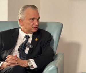 Canciller: Debemos evitar que Centroamérica se convierta en un sándwich o embudo migratorio