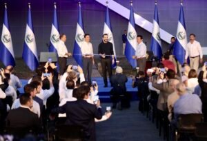 Bukele inaugura el primer Data Center de alta capacidad de El Salvador