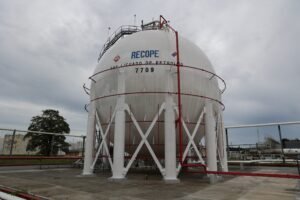 Recope inaugura esfera de gas en su terminal de Moín en su 61 aniversario
