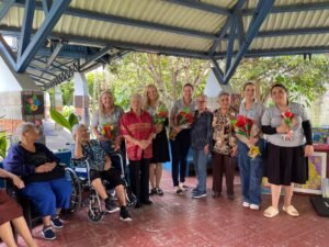 Asociación Damas Israelitas entrega equipo especializado a centro de atención al adulto mayor