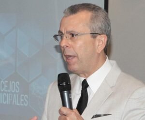 Rector de Consejo Electoral de Venezuela denuncia falta de transparencia y veracidad en resultados electorales