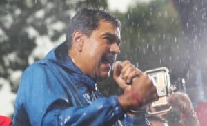 ¿Qué implicaría la criminalización de WhatsApp?, fundamental en una Venezuela marcada por desiertos informativos