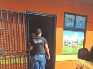 Fiscalía ordena detención de cinco funcionarios del PANI por aparentes irregularidades en adopciones