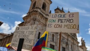 Colombia: Petro agita a sus bases para defender su gestión y rechazar supuesto plan para derrocarlo