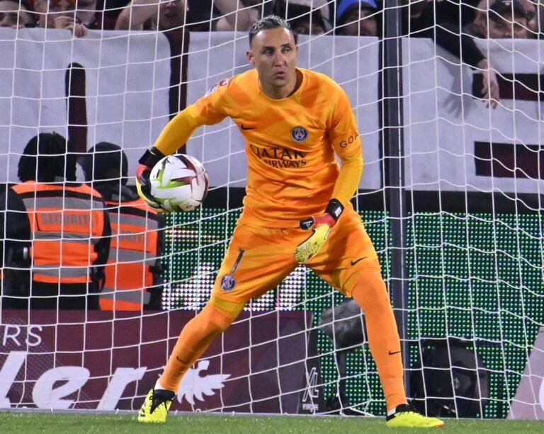 Saprissa va por Keylor Navas: el “Halcón” podría regresar a casa