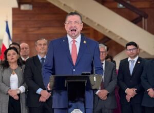 ¿Qué sigue don Carlo Díaz allanar mi casa?, cuestiona Rodrigo Chaves