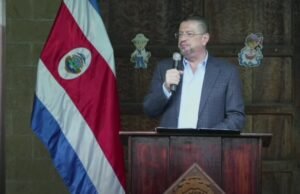 Chaves asegura que los ministros están defendiendo que no les den a las universidades una cifra caprichosa 