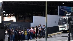 Liberan a casi 90 adolescentes presos en Venezuela durante crisis postelectoral