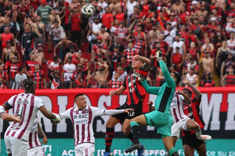 Saprissa y Alajuelense en el top del ranking de Uncaf