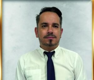 Regidor de Desamparados critica despidos injustos y cuestiona creación de plaza millonaria