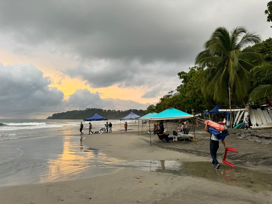 Turista denuncia intento de extorsión y agresión en acceso a Manuel Antonio
