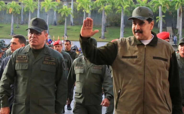 ¿Por qué Maduro hizo cambios en la cúpula militar de Venezuela en medio de llamados a una transición?