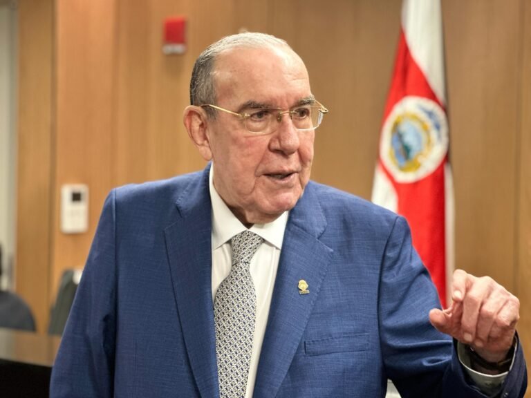 Rodrigo Arias: Estoy comprometido en seguir trabajando junto a ustedes para fortalecer el Congreso