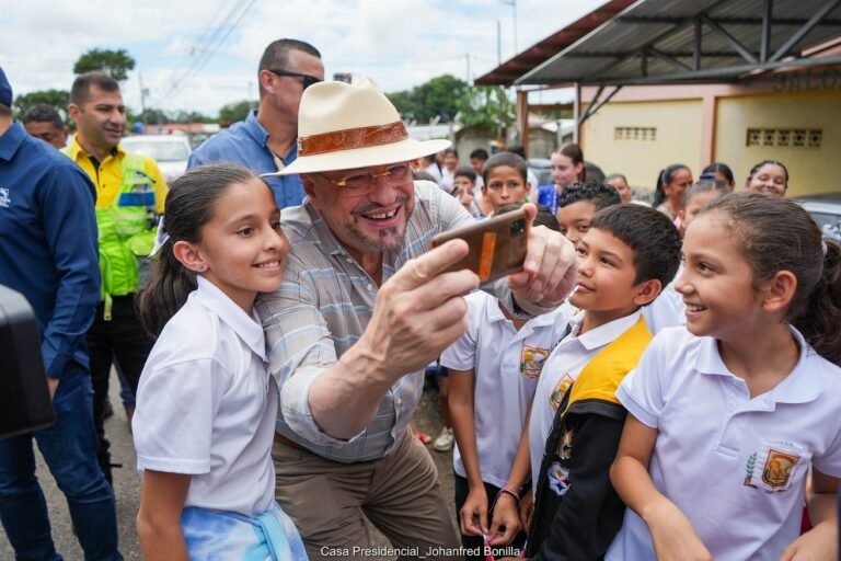 Chaves a diputados: Yo predico amor a la patria, a la verdad y al pueblo 