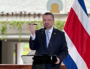 Chaves solicita a Presidencia Legislativa que asigne la Ley Jaguar a una comisión para ser dictaminado