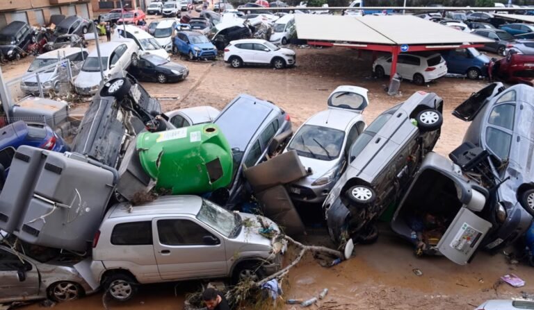 España cuenta sus víctimas tras las inundaciones que dejaron al menos 155 muertos